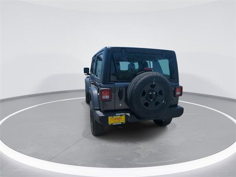 Jeep Wrangler 4xE SportImage 7