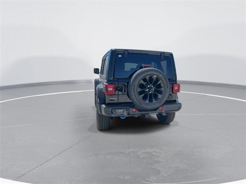 2024 Jeep Wrangler 4-door Sahara 4xeImage 7