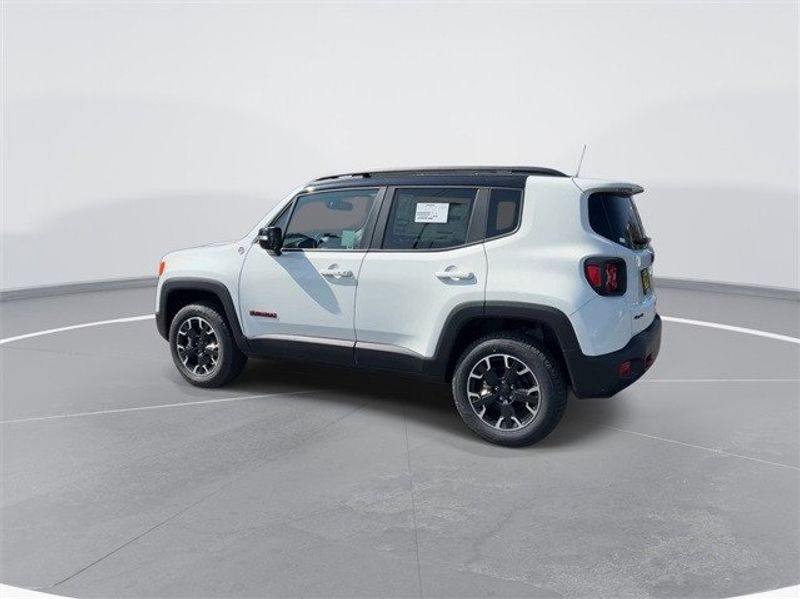 2023 Jeep Renegade Trailhawk 4x4 in a Alpine White Clear Coat exterior color and Blackinterior. McPeek