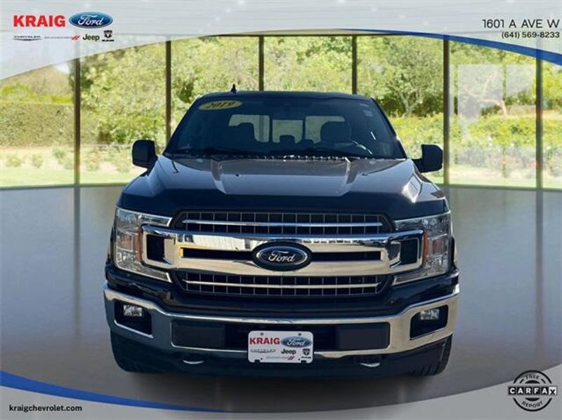 2019 Ford F-150 XLT photo 2