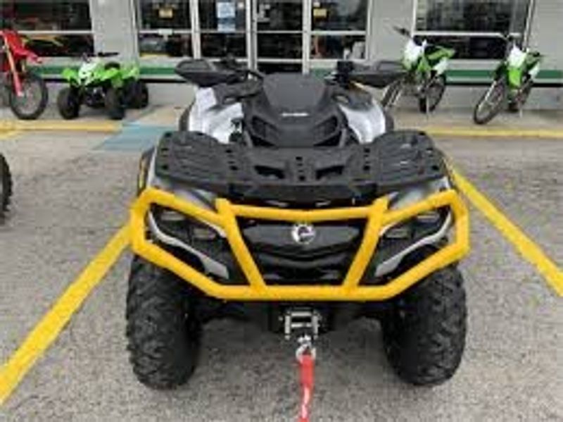 2024 Can-Am OUTLANDER XTP 850 HYPER SILVER AND NEO YELLOWImage 2