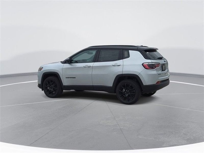 2024 Jeep Compass Latitude 4x4Image 6