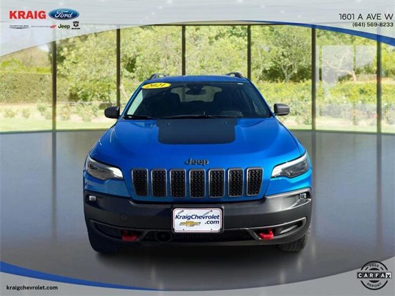 2021 Jeep Cherokee Trailhawk photo 2
