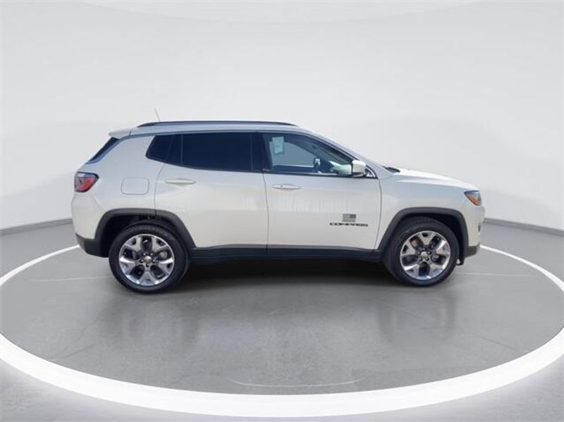 2019 Jeep Compass LimitedImage 9