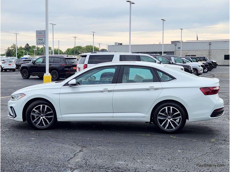 Used 2025 Volkswagen Jetta SE
