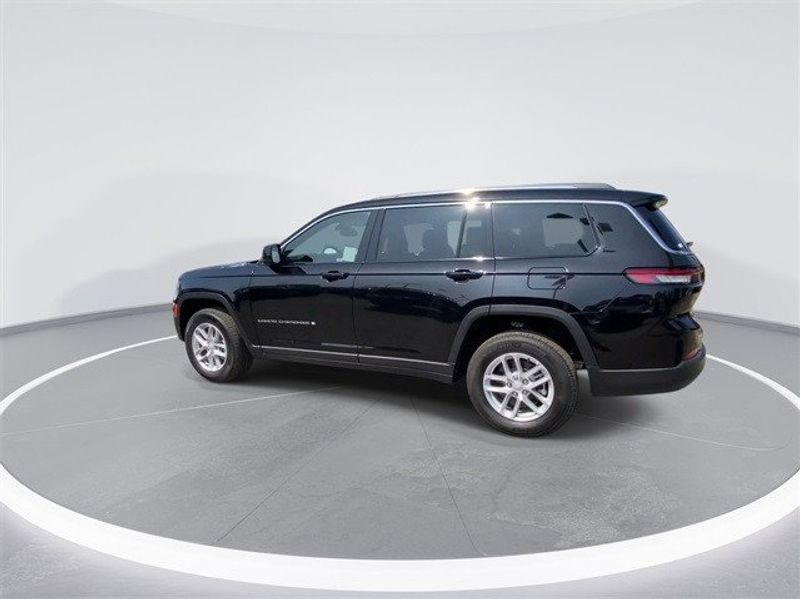 2023 Jeep Grand Cherokee L Laredo 4x4Image 6