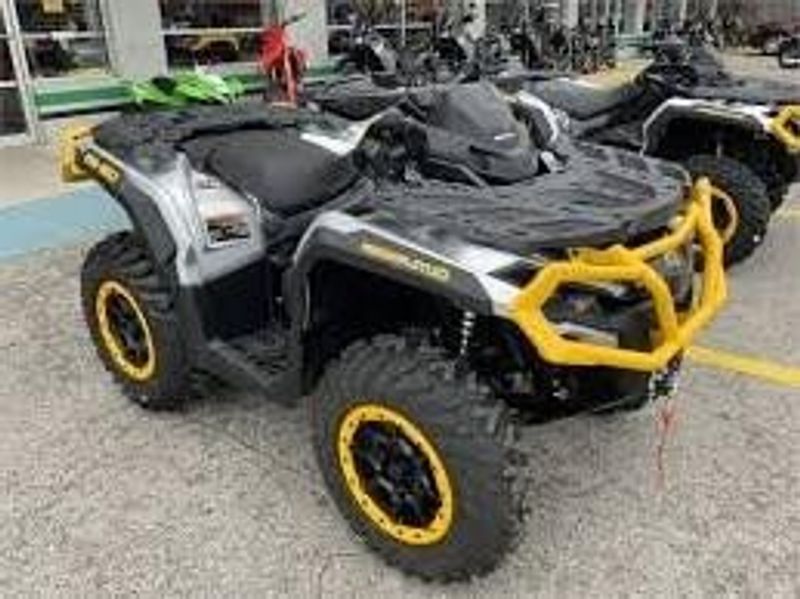 2024 Can-Am OUTLANDER XTP 850 HYPER SILVER AND NEO YELLOWImage 1