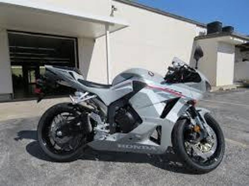 2025 Honda CBR600RR ABS DEEP PEARL GRAY Image 1