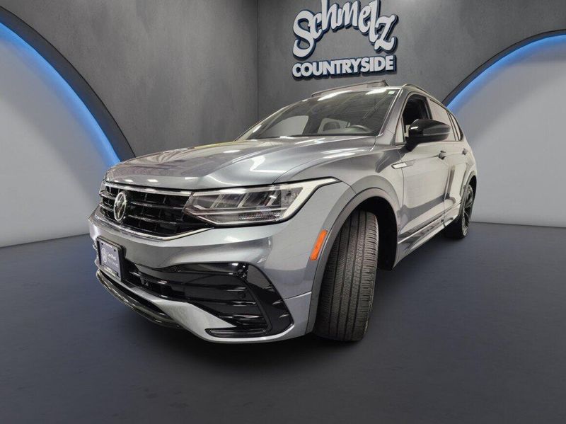 Used 2023 Volkswagen Tiguan SE R-Line Black AWD w/SunroofImage 10