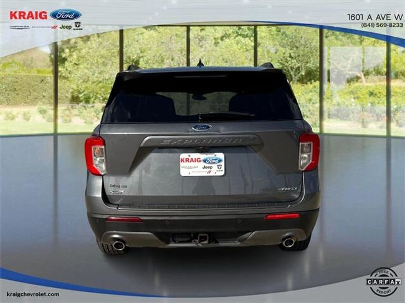 2022 Ford Explorer XLT photo 3