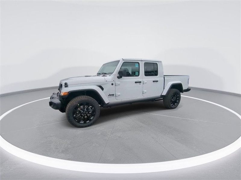 2024 Jeep Gladiator Nighthawk 4x4Image 4