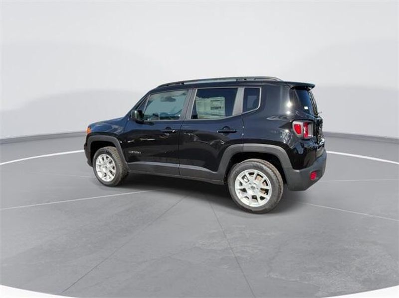 2023 Jeep Renegade Latitude 4x4Image 6