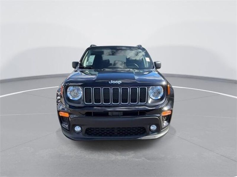 2023 Jeep Renegade Latitude 4x4Image 3