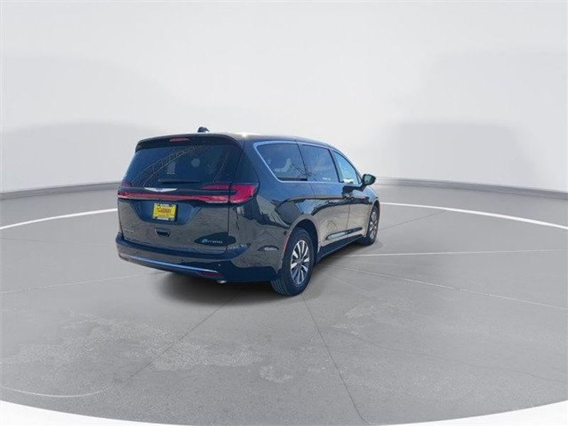 2024 Chrysler Pacifica Plug-in Hybrid Select in a Brilliant Black Crystal Pearl Coat exterior color and Black/Alloy/Blackinterior. McPeek
