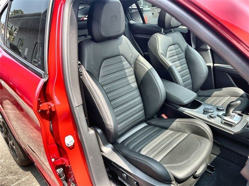 2023 Alfa Romeo Stelvio Veloce AwdImage 26