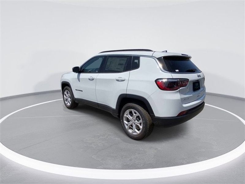 2024 Jeep Compass Latitude 4x4Image 6