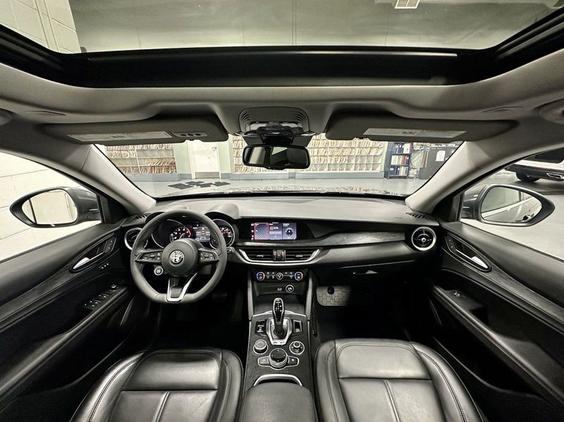 2021 Alfa Romeo Stelvio Sprint AWD w/Sunroof & SoundImage 17