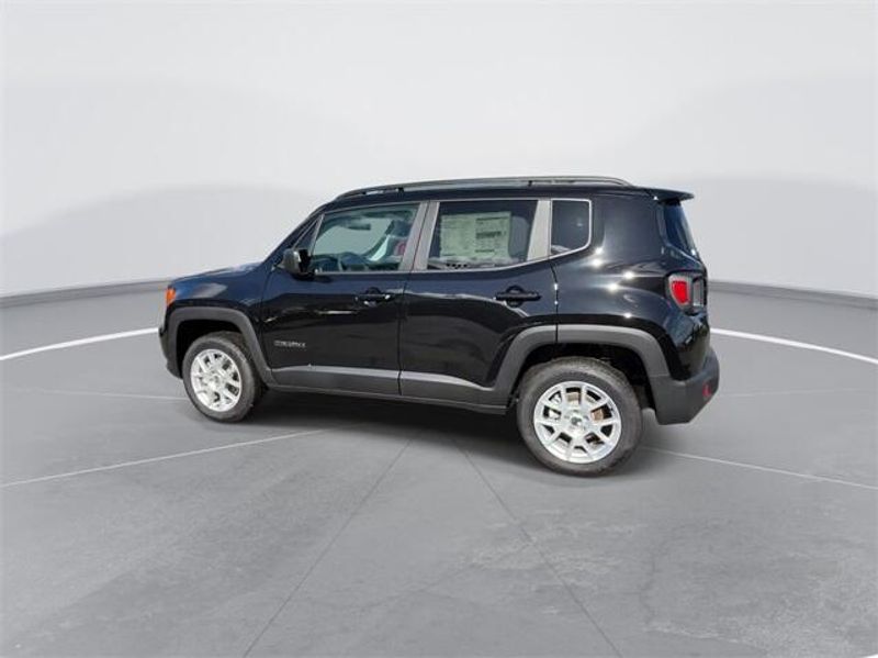 2023 Jeep Renegade Latitude 4x4Image 6