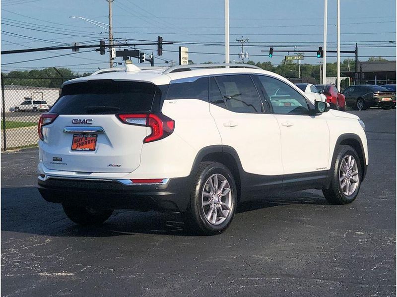 Used 2024 GMC Terrain SLT