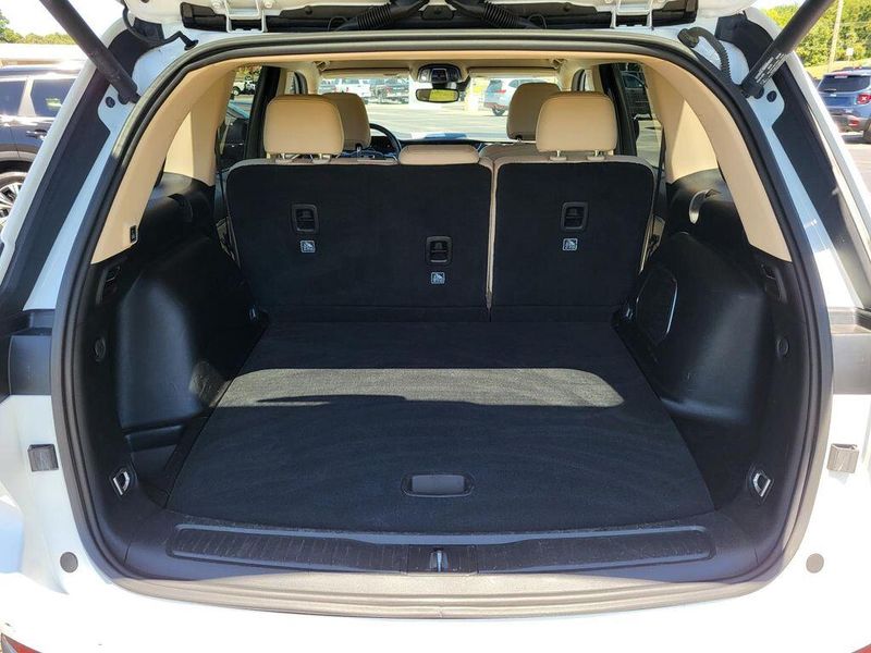 Used 2022 Jeep Grand Cherokee LimitedImage 8