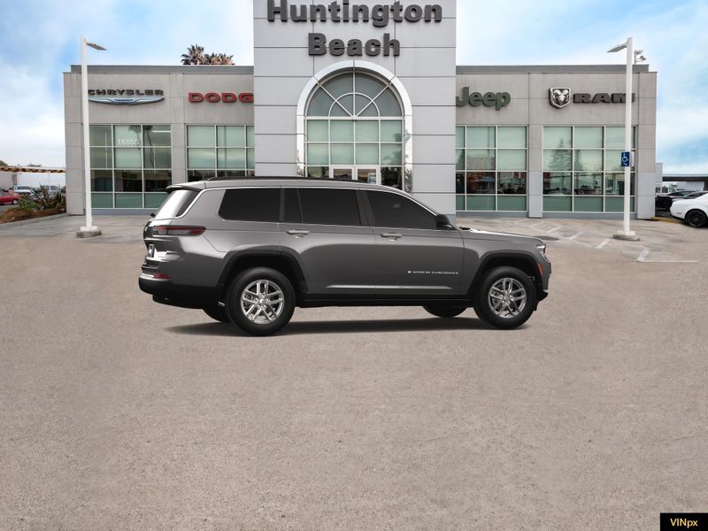 2025 Jeep Grand Cherokee L Laredo 4x2Image 14