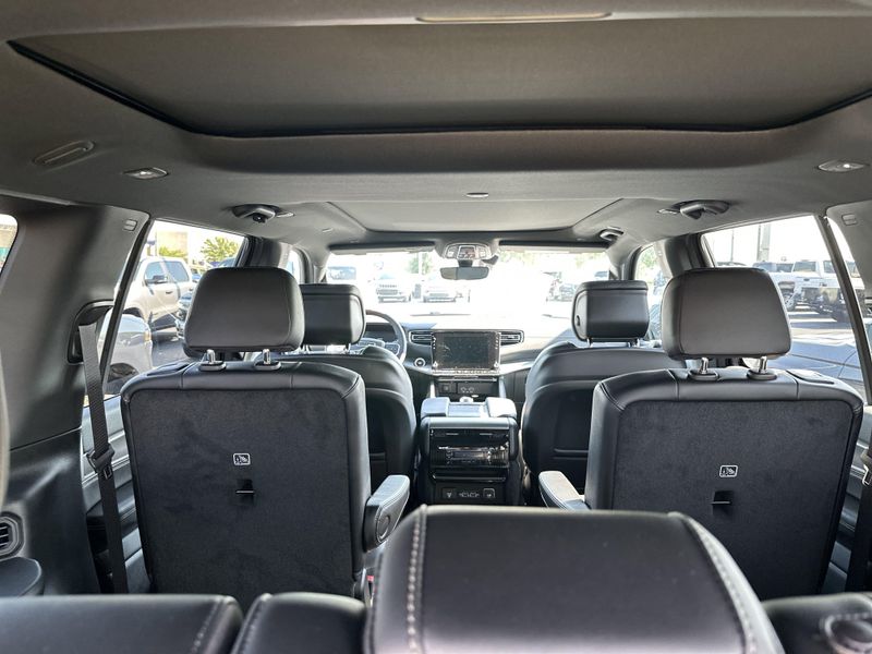 2025 Jeep Wagoneer Overland 4x4Image 16