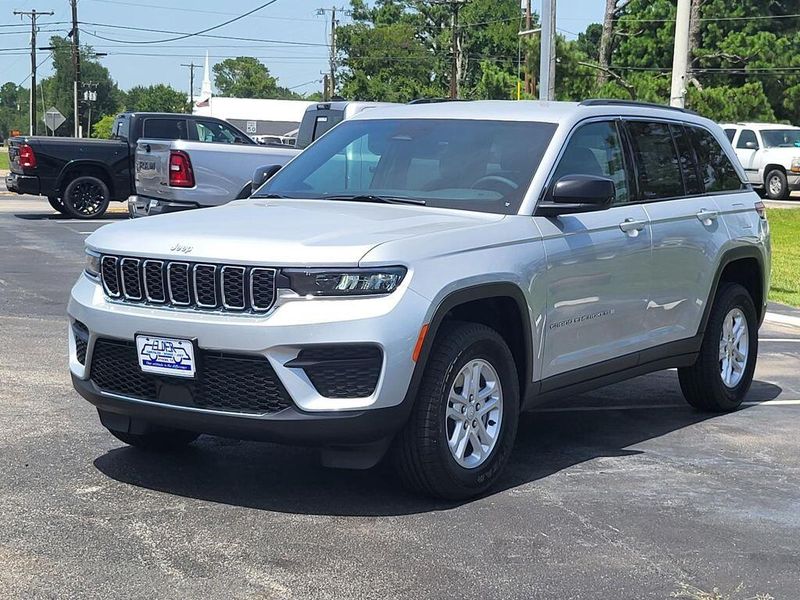 2025 Jeep Grand Cherokee Laredo 4x4Image 3