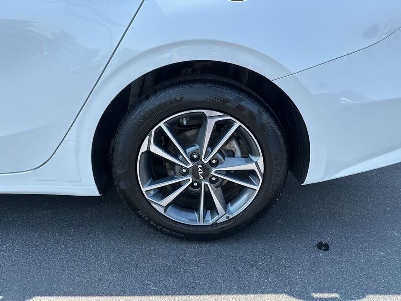 2024 Kia Forte LXSImage 14