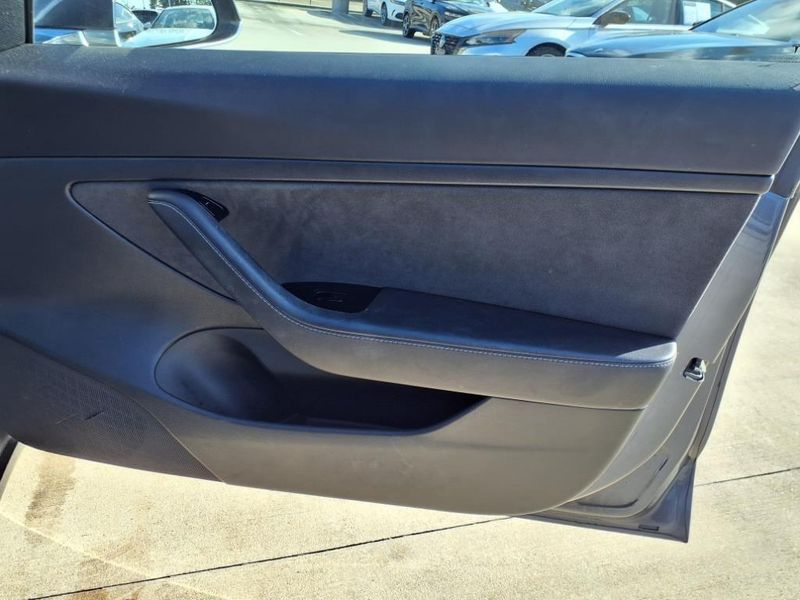 2020 Tesla Model 3 Standard Range PlusImage 13