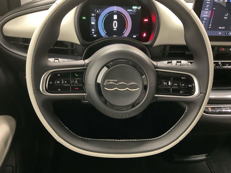 New 2026 Fiat 500e IconaImage 12