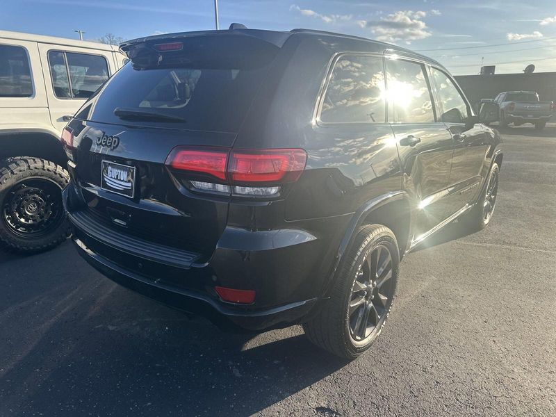 2022 Jeep Grand Cherokee WK Laredo XImage 5