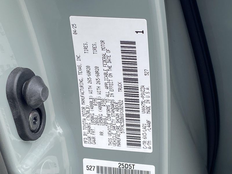 2025 Toyota Tundra Platinum HybridImage 21