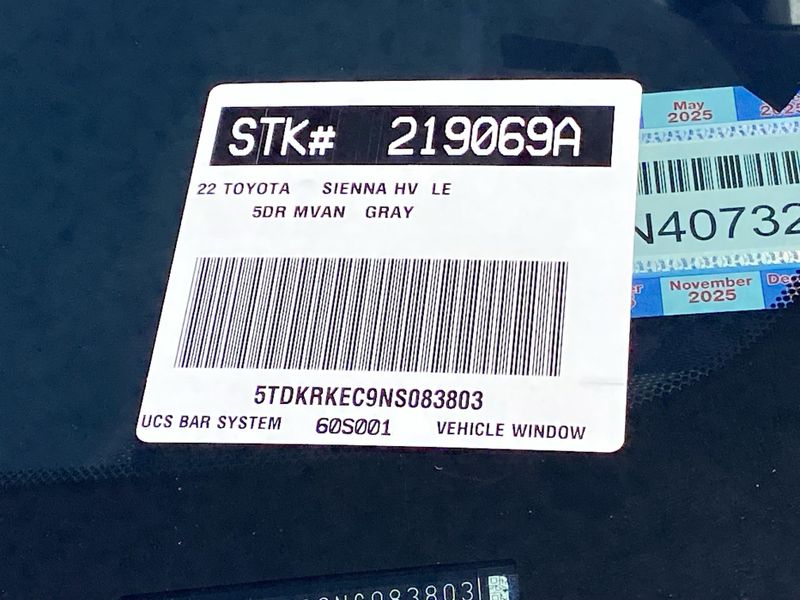 Used 2022 Toyota Sienna LEImage 9