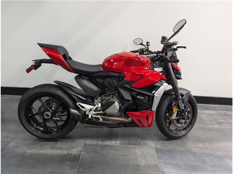Used 2022 Ducati Streetfighter V2 Image 1