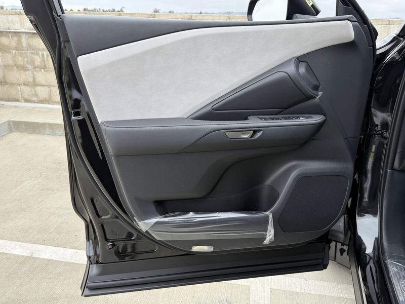 2025 Lexus TX Image 17