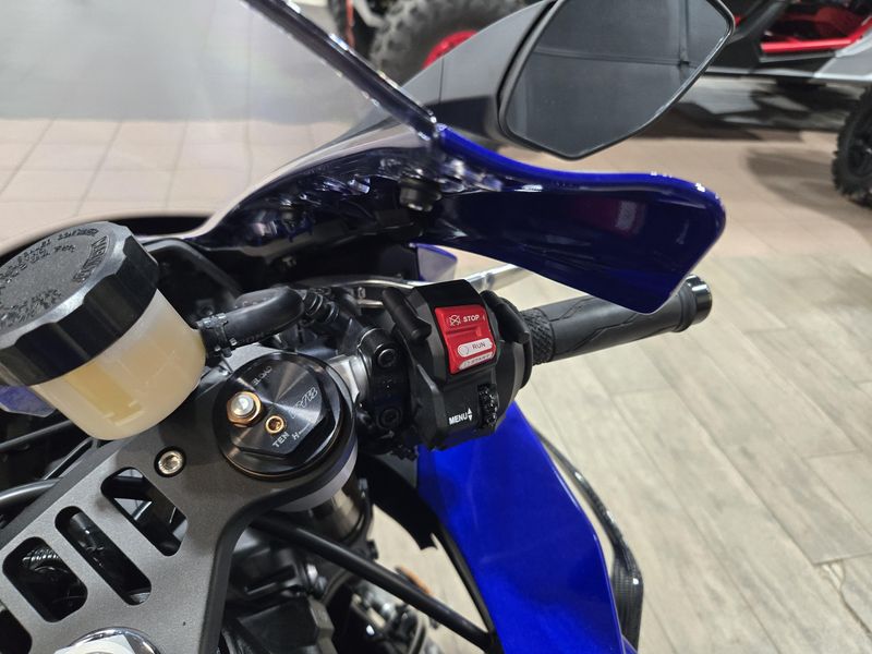 2025 Yamaha YZFR1 TEAM BLUE Image 20