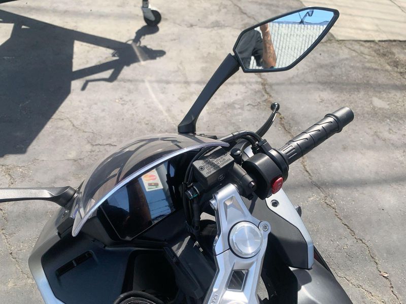 New 2025 CFMOTO 300SS Image 16