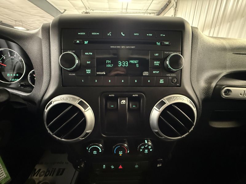 Used 2017 Jeep Wrangler JK SaharaImage 29