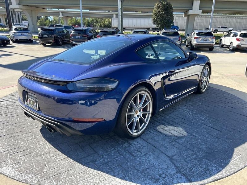 2022 Porsche 718 Cayman GTSImage 3