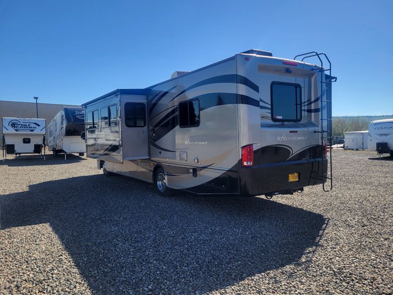 Used 2012 THOR M-32A  FORD Image 5