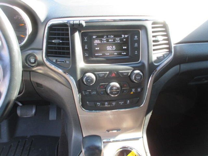 Used 2017 Jeep Grand Cherokee LaredoImage 19