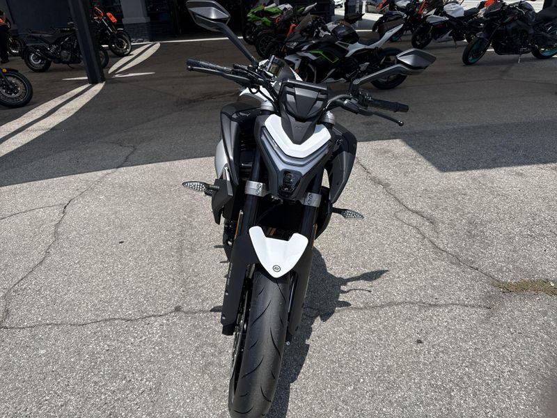 New 2026 CFMOTO 450NK Image 15