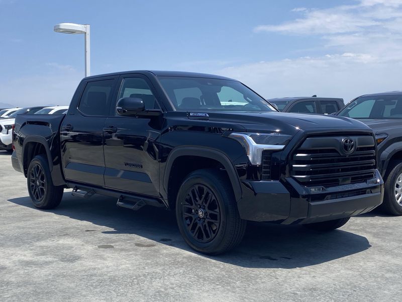 New 2025 Toyota Tundra Limited HybridImage 2