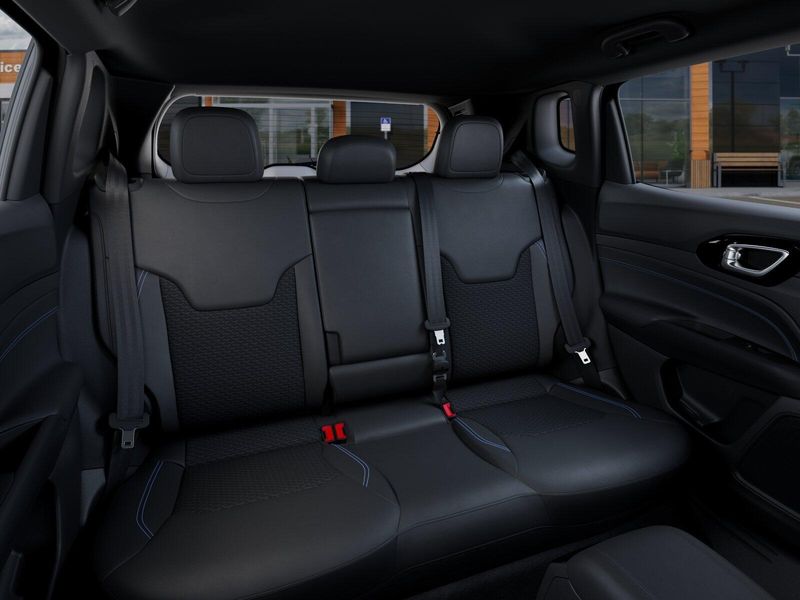 New 2026 Jeep Compass Latitude Altitude 4x4Image 15