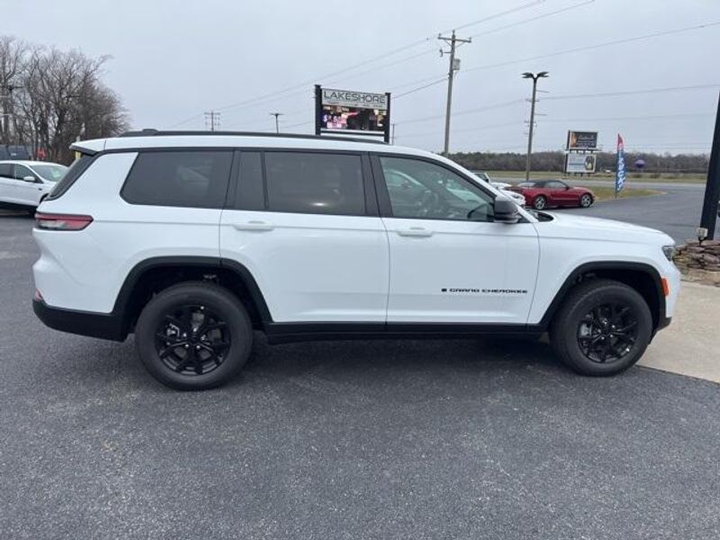 2025 Jeep Grand Cherokee L Altitude X 4x4Image 8