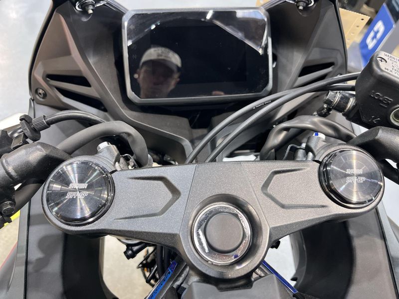 New 2026 Honda CBR650R E-CLUTCH Image 11