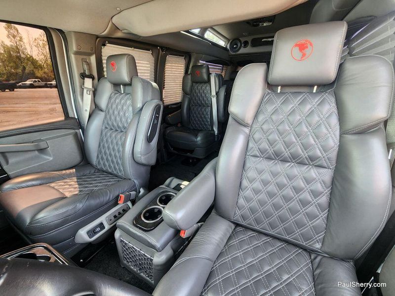 2022 GMC Savana Image 31