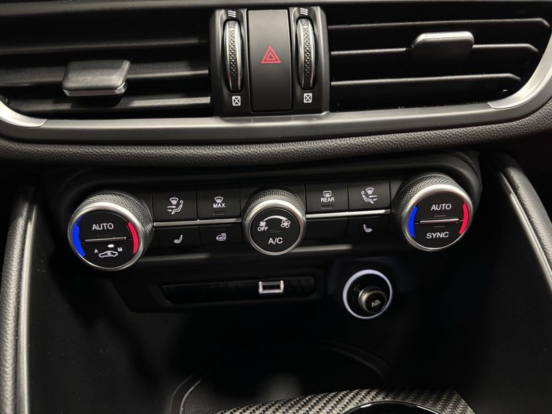 New 2024 Alfa Romeo Giulia Quadrifoglio Carbon RwdImage 18