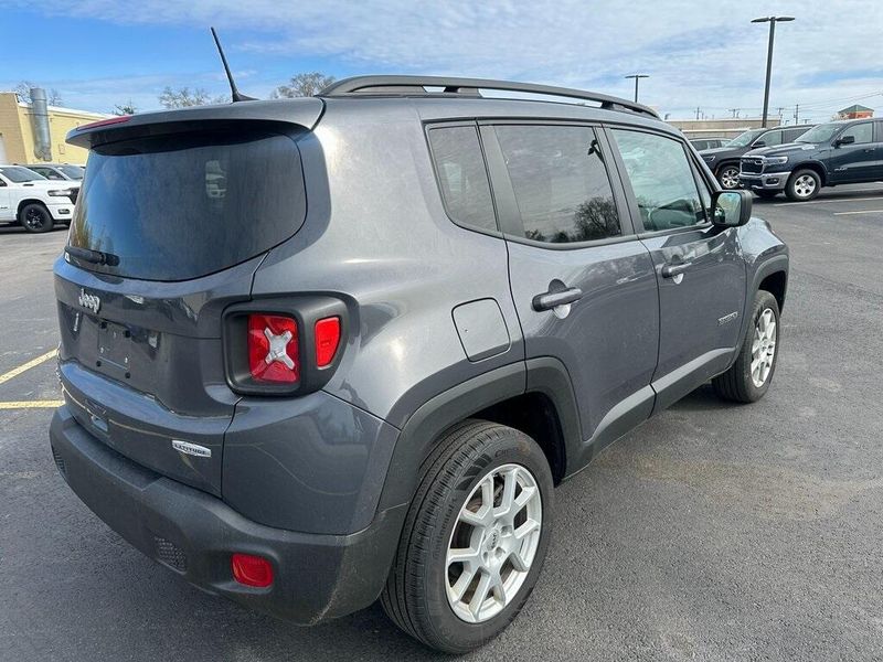 2022 Jeep Renegade LatitudeImage 13