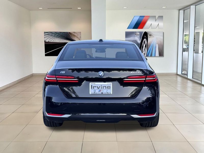 2025 BMW i5 xDrive40Image 7